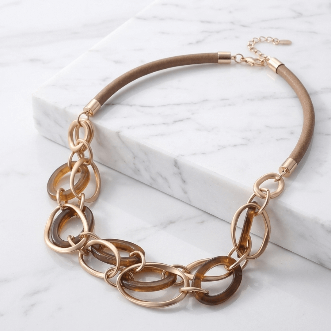 Colar Zynelle Corrente Chunky de Couro – Elegância Forte e Irresistível