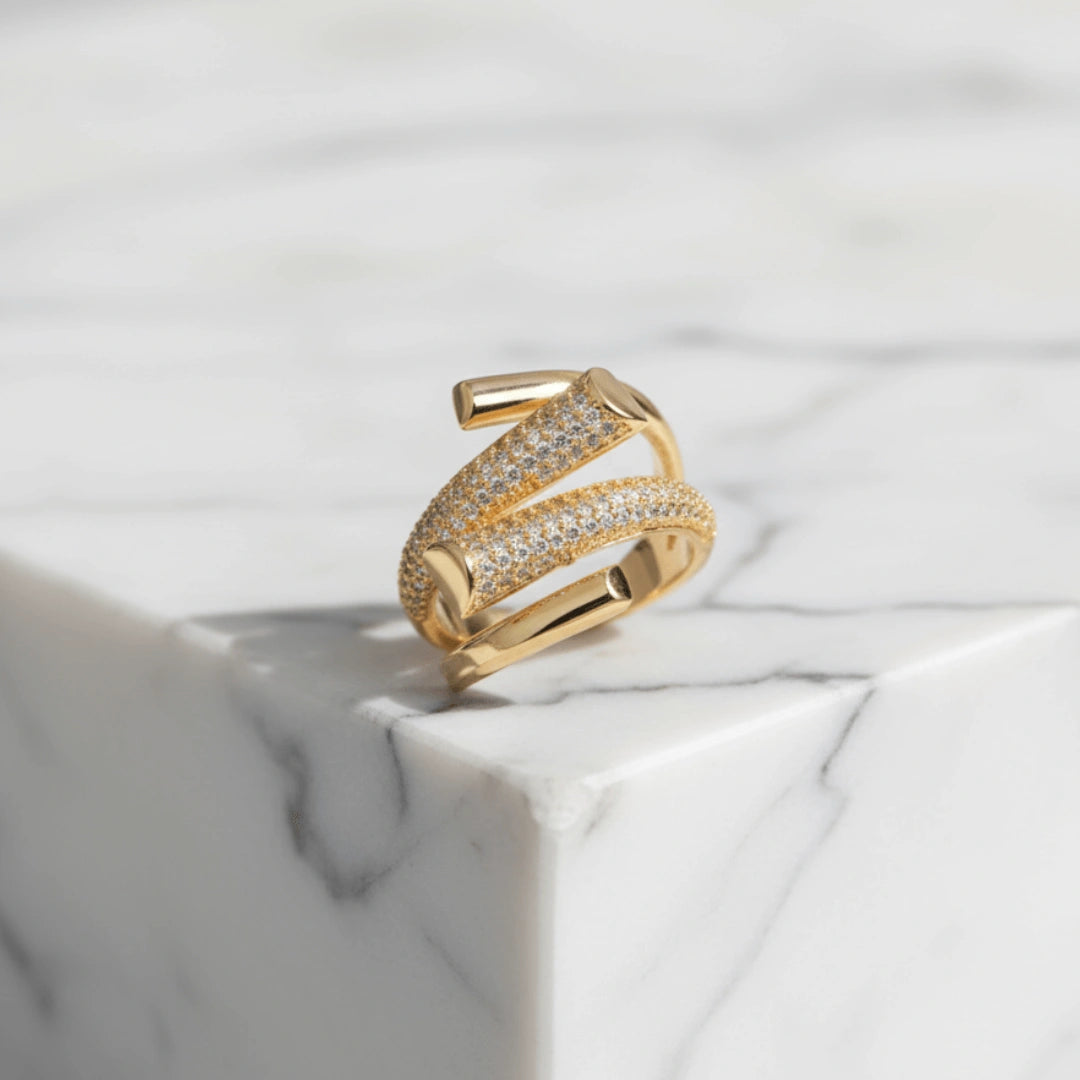 Anel Cruz Gótica 2025 Zynelle - Metal de Luxo