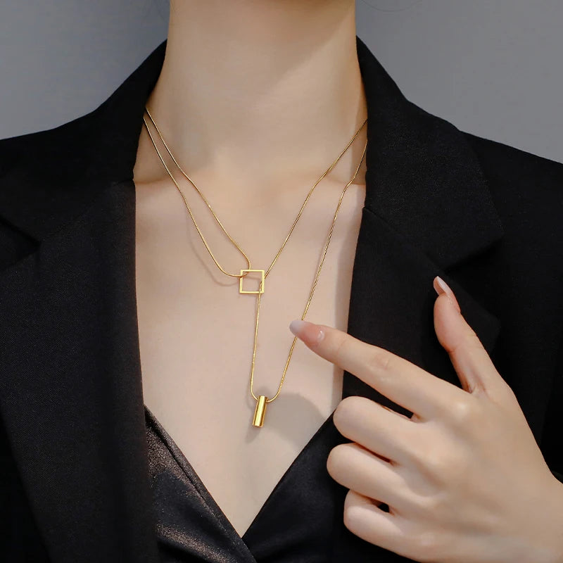 Colar Duplo Zynelle em Aço Inoxidável Dourado - Joia Perfeita para Presentes de Moda