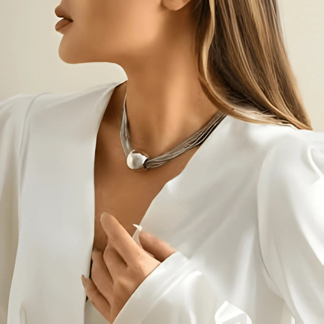 Colar Zynelle Chunky Silver – Presença Que Domina Olhares