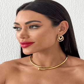 Zynelle Gota Dourada – A Beleza Que Impõe Presença