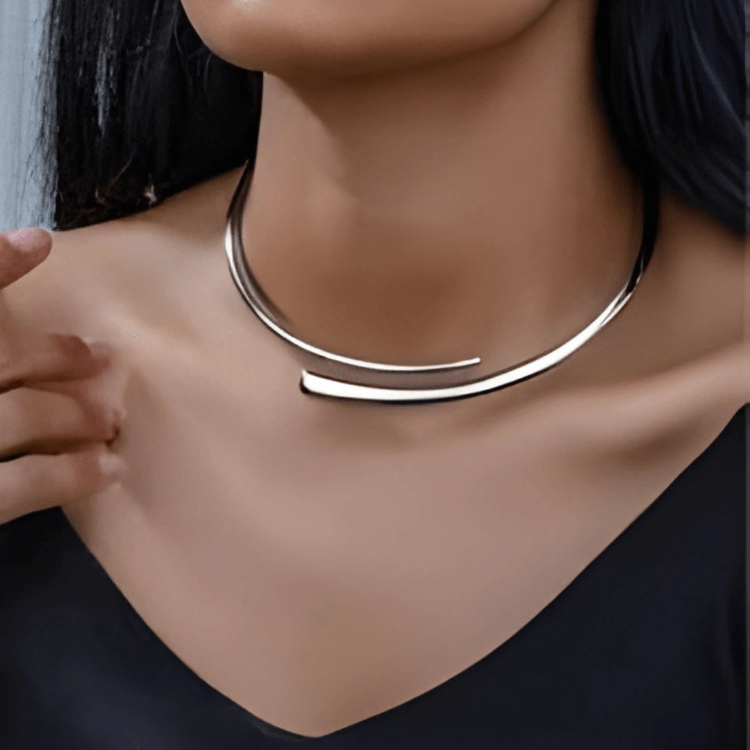 Colar Zynelle Torque Gota – Sofisticação Que Transmite Poder