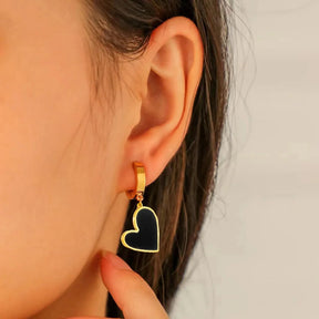 Zynelle Conjunto Coração Dourado e Preto