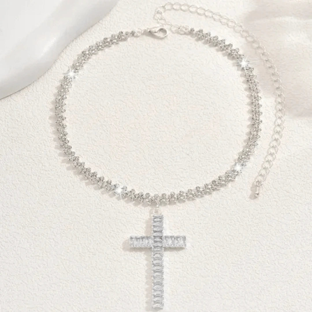 Conjunto Zynelle Cruz de Cristais — Elegância e Brilho