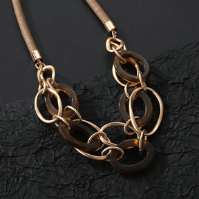 Colar Zynelle Elos Luxo Dourado — Destaque Instantâneo no Visual