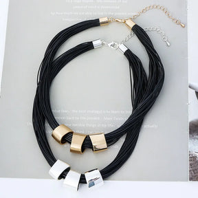 Colar Zynelle Boho em Couro – Charme Vintage que Destaca Seu Visual
