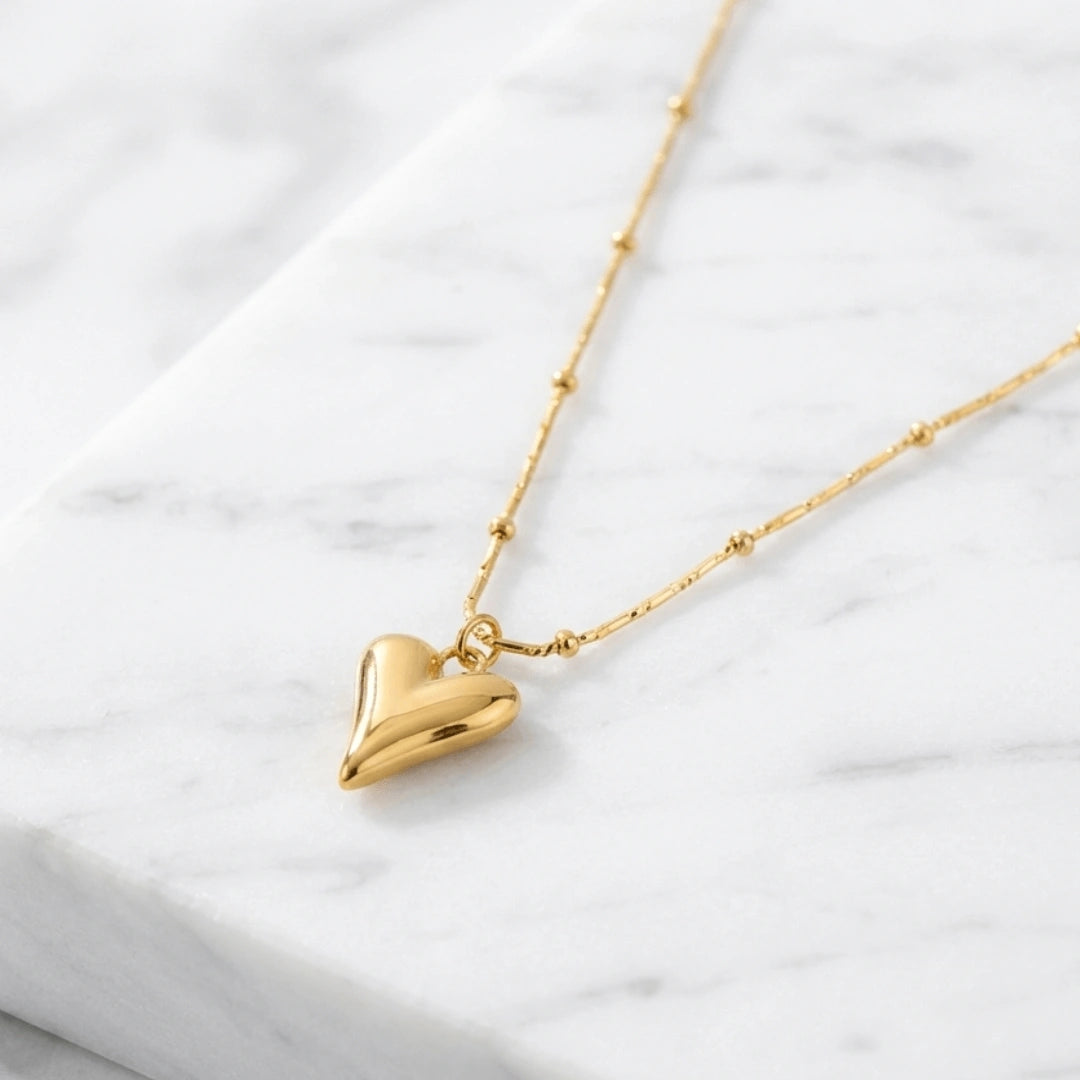 Zynelle Colar Amor Dourado – Delicadeza Que Brilha em Você