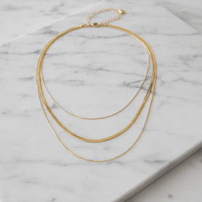 Colar Zynelle Snake Gold – A Gargantilha Que Transforma Seu Look em Desejo