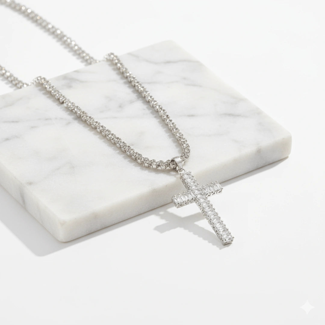 Conjunto Zynelle Cruz de Cristais — Elegância e Brilho