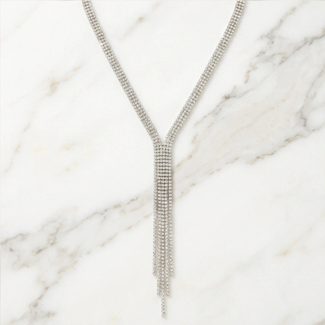 Colar Zynelle Longo Brilhante – Estilo Fashion Internacional