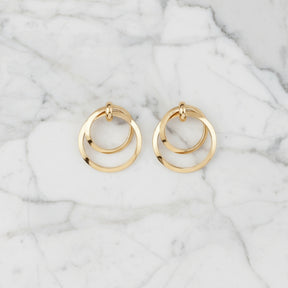 Brincos Zynelle Argola Torcida Grande – Ouro Majestoso