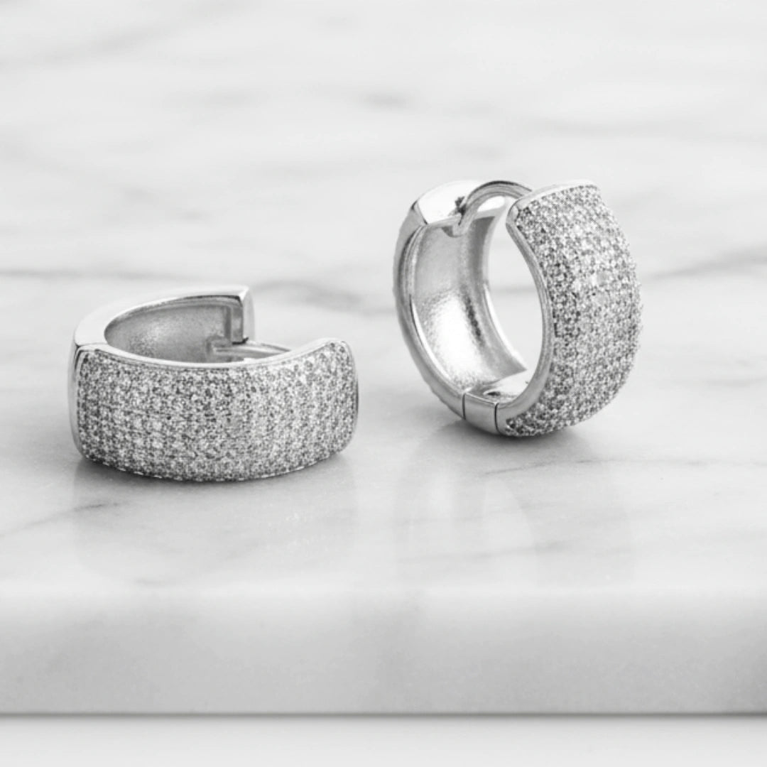 Brinco Zynelle Neymar Platina Radiante – Hipoalergênico e Luxuoso 2025