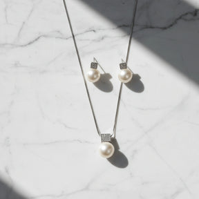 Zynelle Pearl Square – Conjunto Colar e Brincos com Cristais