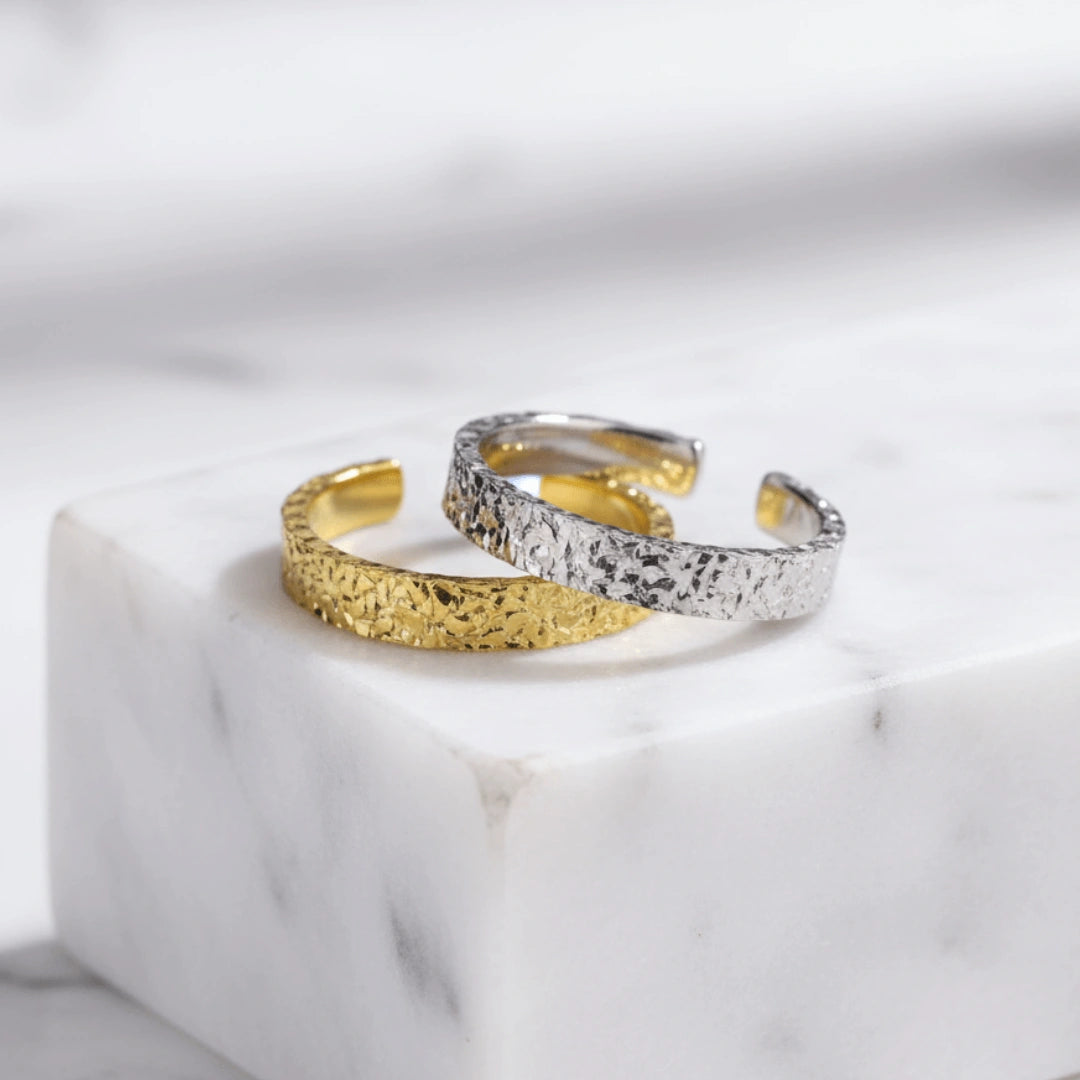 Anel Zynelle Floco Radiante – Metal Brilhante Ajustável 2025