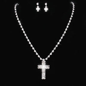 Conjunto Zynelle Cruz de Cristais — Elegância e Brilho
