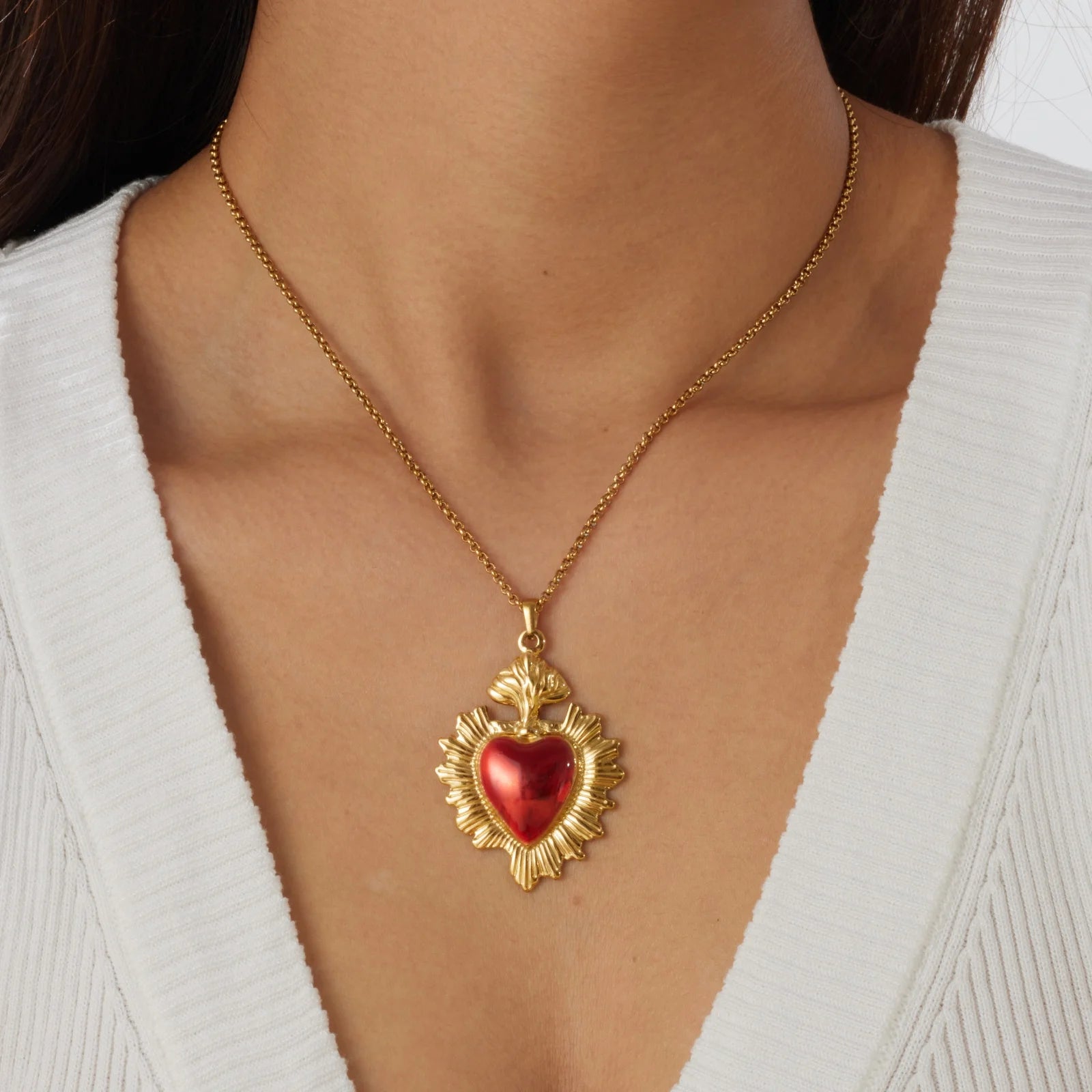 Colar Zynelle Sagrado Dourado — Elegância com presença autêntica