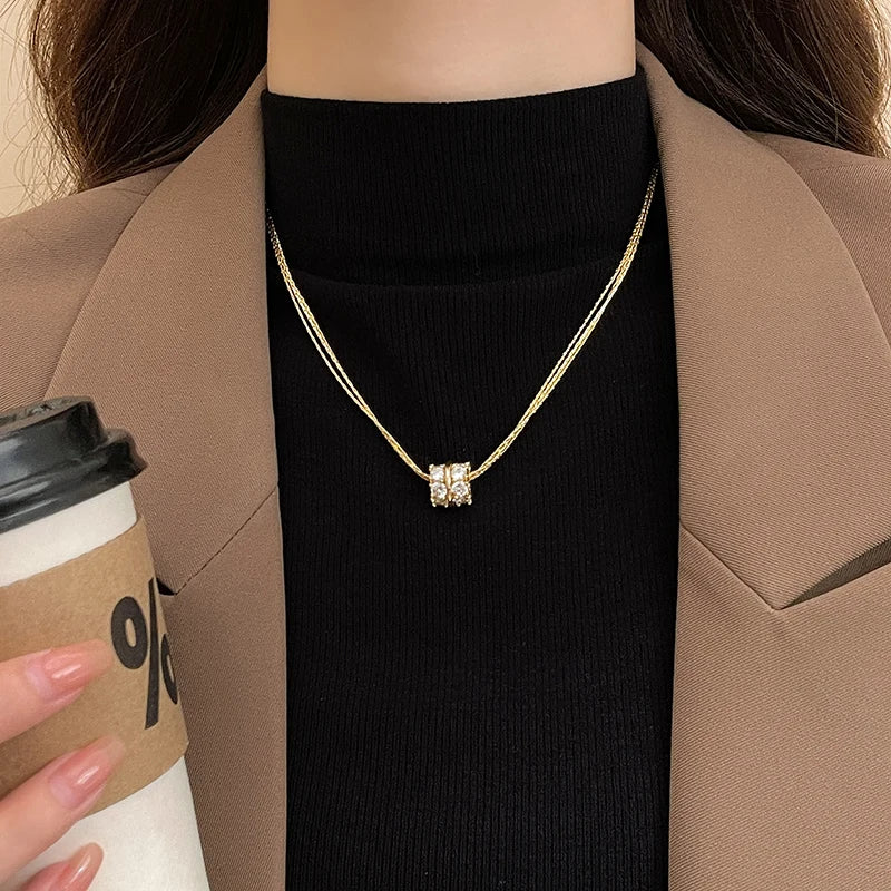 Colar Zynelle Luxo Dourado Zircônia Pendente – Esplendor Supremo