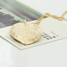 Colar Zynelle Dourado Alongado — Sofisticação que valoriza o visual