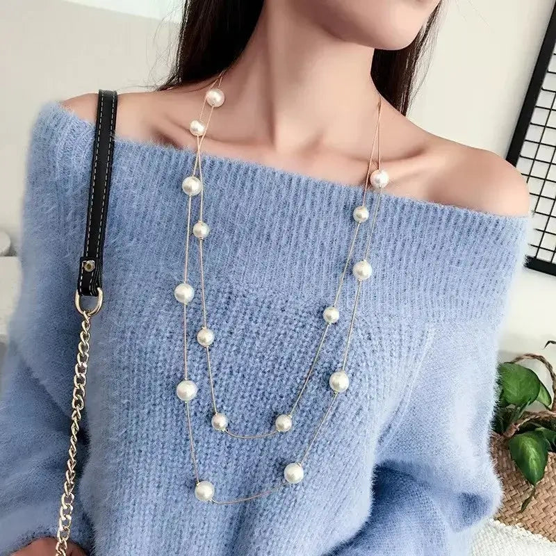 Zynelle Colar Longo Glam – Dois Fios com Pérolas Brancas Elegantes