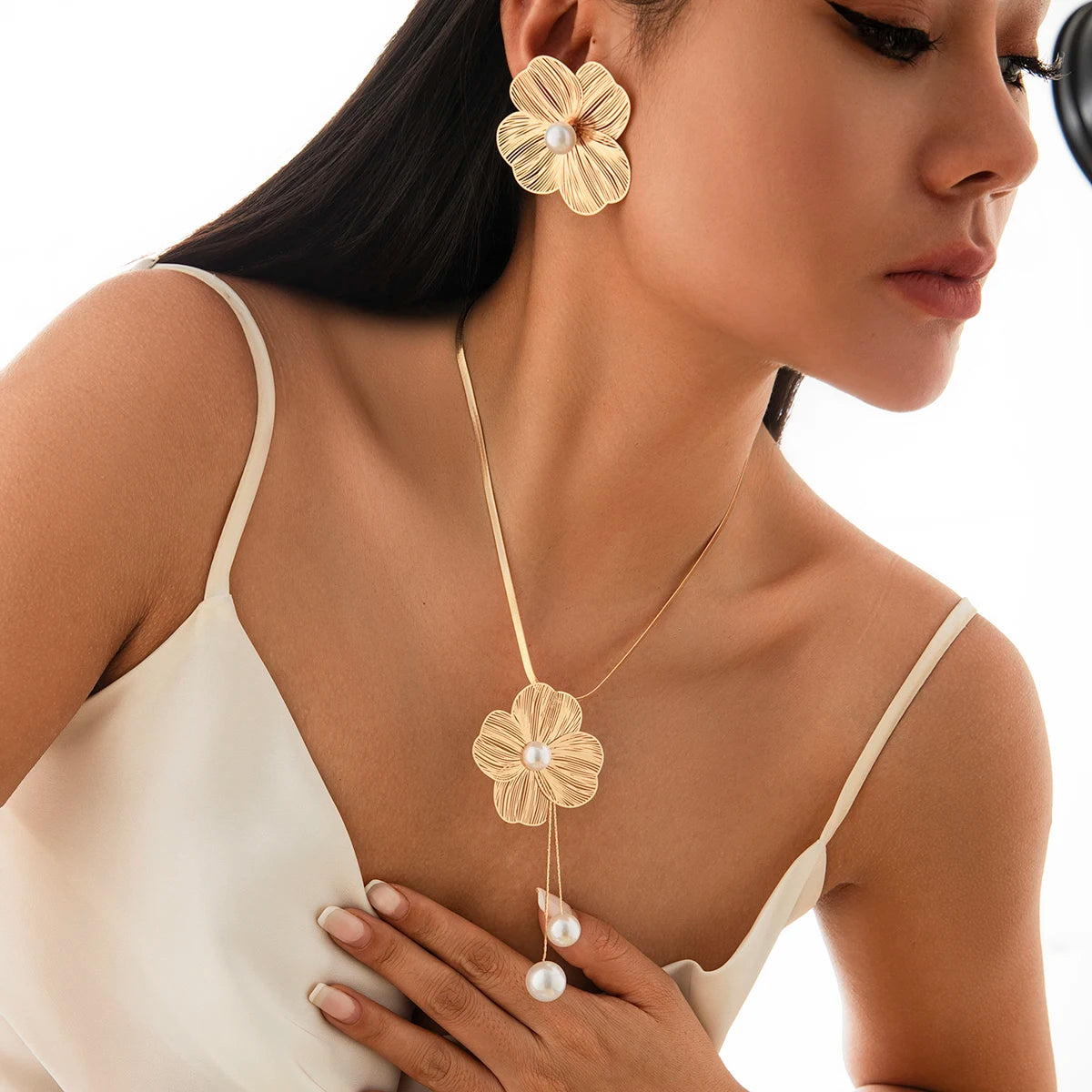 Conjunto ZYNELLE  – Flor Romântica com Pérola