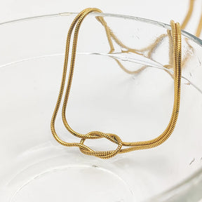 Zynelle | Colar Snake Chain com Nó em Banho Dourado 14k