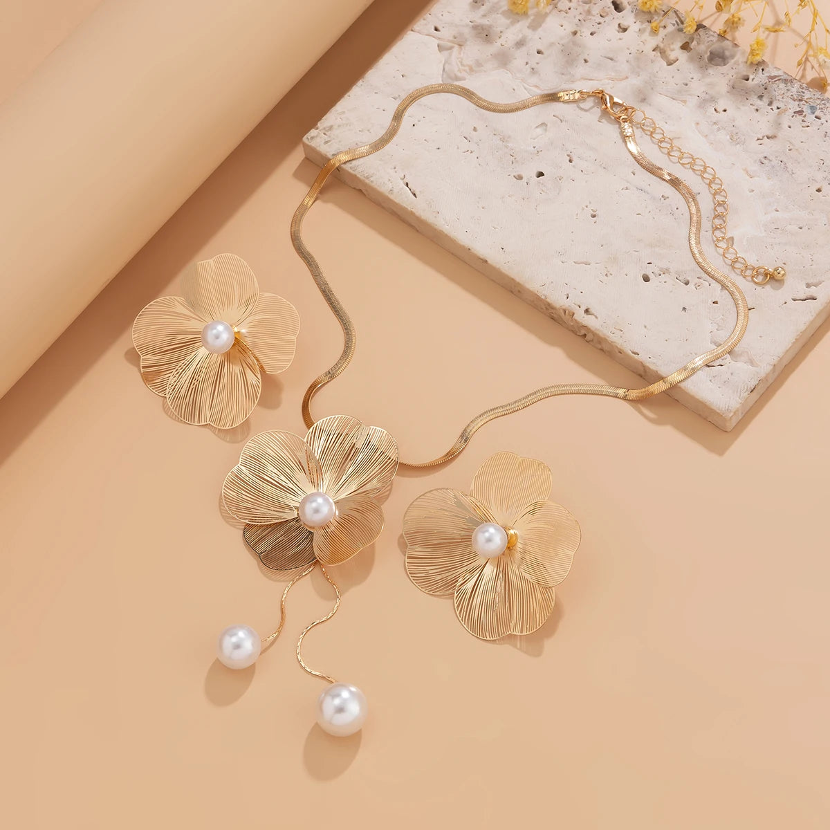 Conjunto ZYNELLE  – Flor Romântica com Pérola
