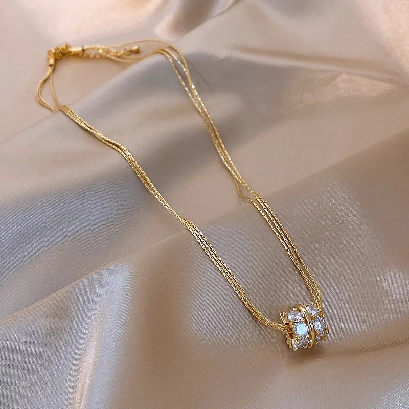 Colar Zynelle Luxo Dourado Zircônia Pendente – Esplendor Supremo