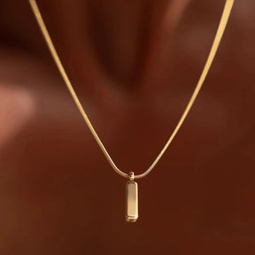 Zynelle Colar Feminino Quadrado Ouro Branco - Aço Inoxidável de Luxo
