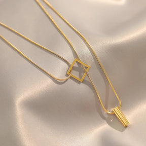 Colar Duplo Zynelle em Aço Inoxidável Dourado - Joia Perfeita para Presentes de Moda