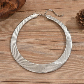 Zynelle | Colar Dourado Feminino de Design Sofisticado