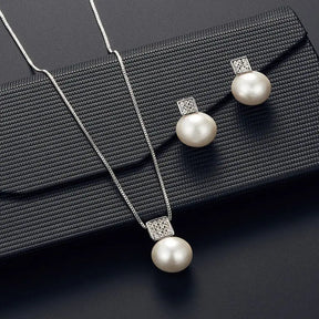 Zynelle Pearl Square – Conjunto Colar e Brincos com Cristais