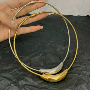 Colar Minimalista Zynelle  – A Elegância Que Fala Baixo e Impressiona