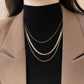 Colar Zynelle Snake Gold – A Gargantilha Que Transforma Seu Look em Desejo