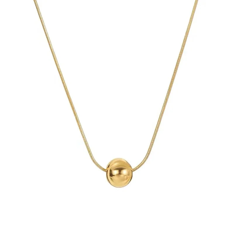 Colar Esfera Minimalista Zynelle – Sofisticação em Aço Titânio