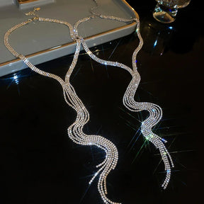 Colar Zynelle Longo Brilhante – Estilo Fashion Internacional