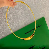 Colar Minimalista Zynelle  – A Elegância Que Fala Baixo e Impressiona