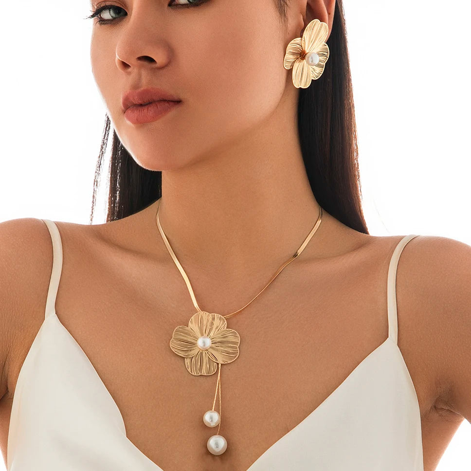 Conjunto ZYNELLE  – Flor Romântica com Pérola