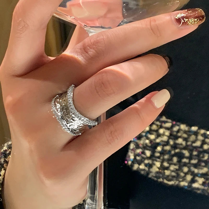 Anéis Zynelle de Metal com Ondas Irregulares