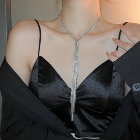 Colar Zynelle Longo Brilhante – Estilo Fashion Internacional