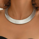 Zynelle | Colar Dourado Feminino de Design Sofisticado