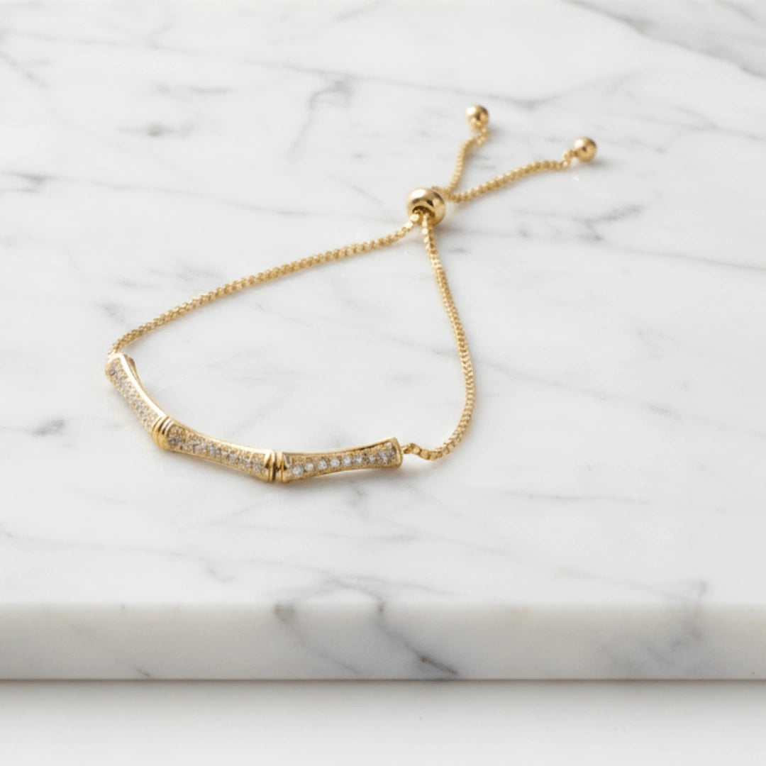 Bracelete Zynelle Gótico Bambu Zirconia Ouro – Mistério Dourado