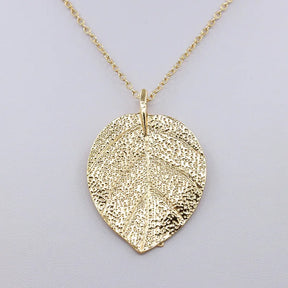 Colar Zynelle Dourado Alongado — Sofisticação que valoriza o visual