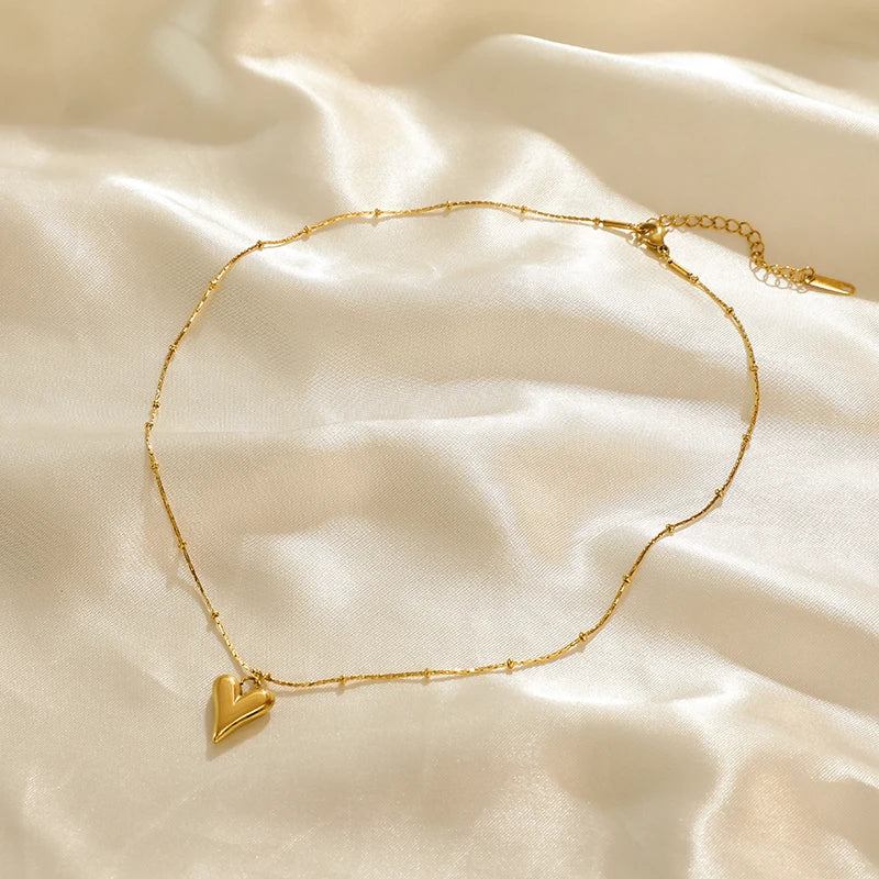 Zynelle Colar Amor Dourado – Delicadeza Que Brilha em Você